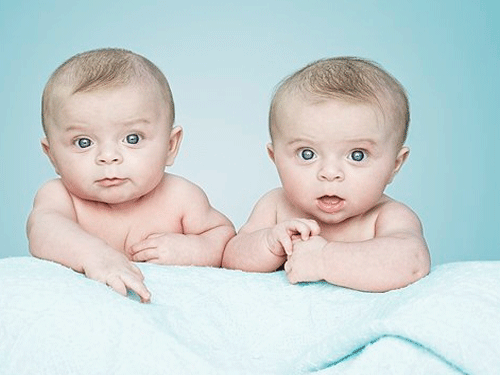 【如何帮双胞胎男孩取名字有什么需要注意什么】如何帮双胞胎男孩取名字，有什么需要注意的