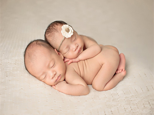 双胞胎男宝宝取名小名|双胞胎宝宝小名起名方法大全